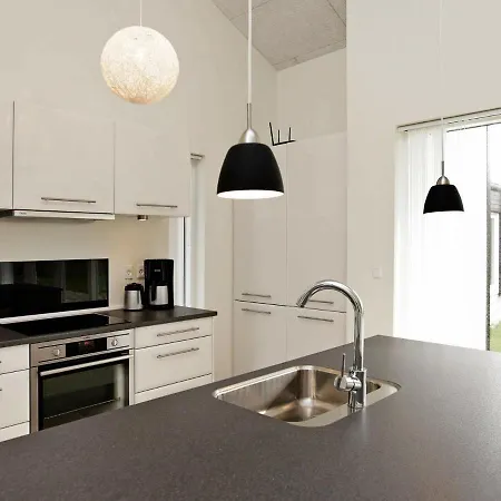 Three-bedroom Holiday In 33 Semesterbostad