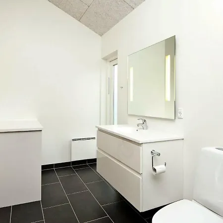 Three-bedroom Holiday In 33 Semesterbostad Oksbøl