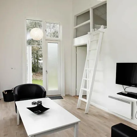 Three-bedroom Holiday In 33 Semesterbostad *