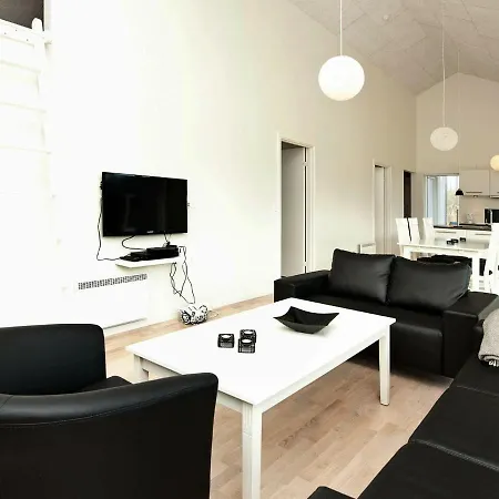 Semesterbostad Three-bedroom Holiday In 33 *