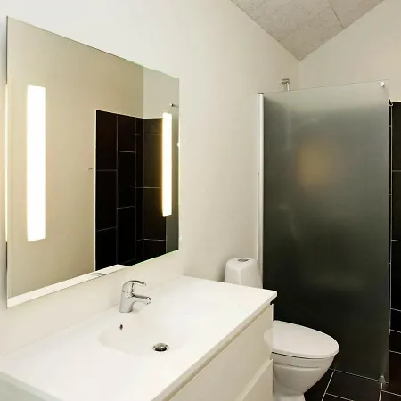 Three-bedroom Holiday In 33 Semesterbostad *